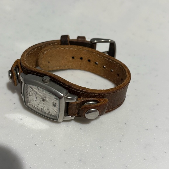 Fossil Quartz Analog Women’s Watch Silver Tone Genuine Leather New Battery - Picture 5 of 8